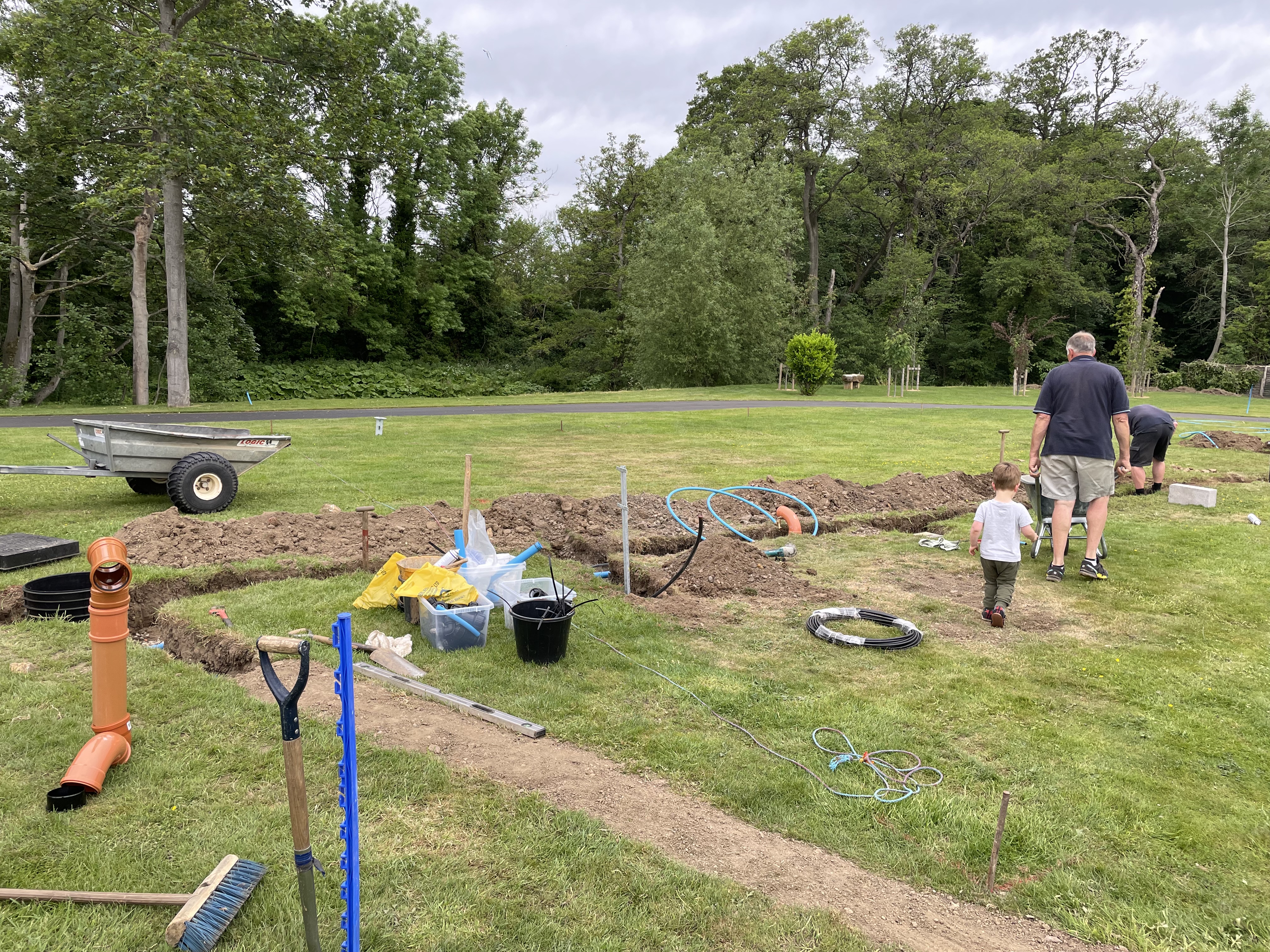 June 14th - Henry Oversee's the workers!